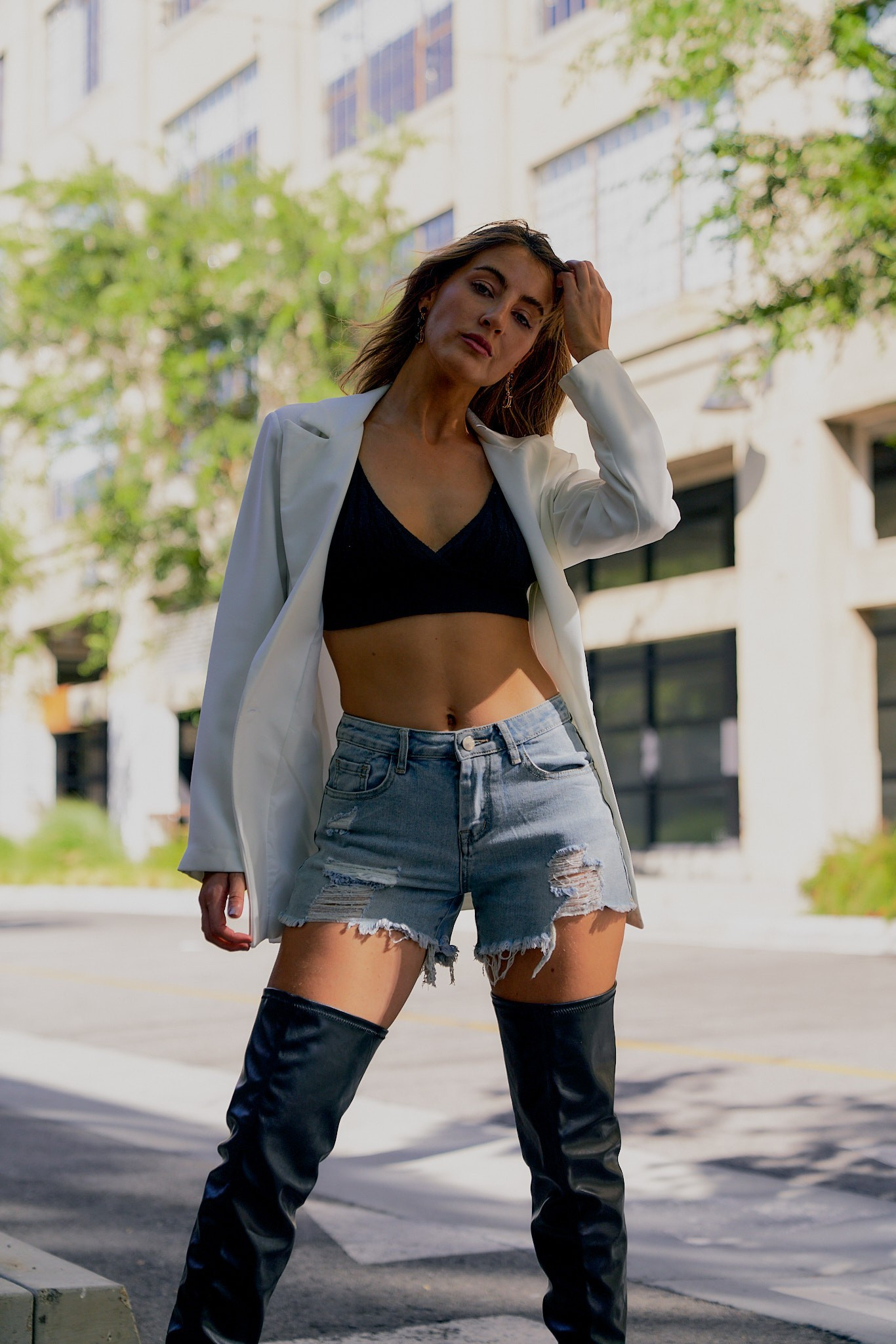 WHITE OVERSIZED BLAZER