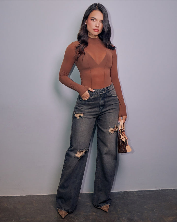 CLASSIC STRAIGHT JEANS