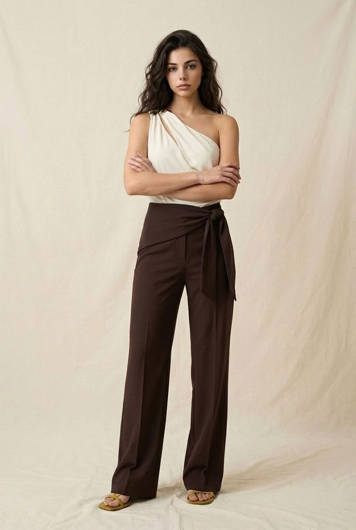 SILHOUETTE CHIC TOP
