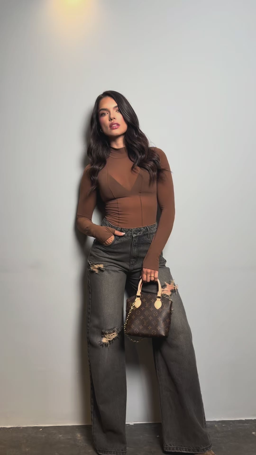 CLASSIC STRAIGHT JEANS